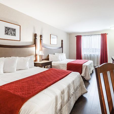 Hotel Ambassadeur Et Suites Quebec City Exterior photo