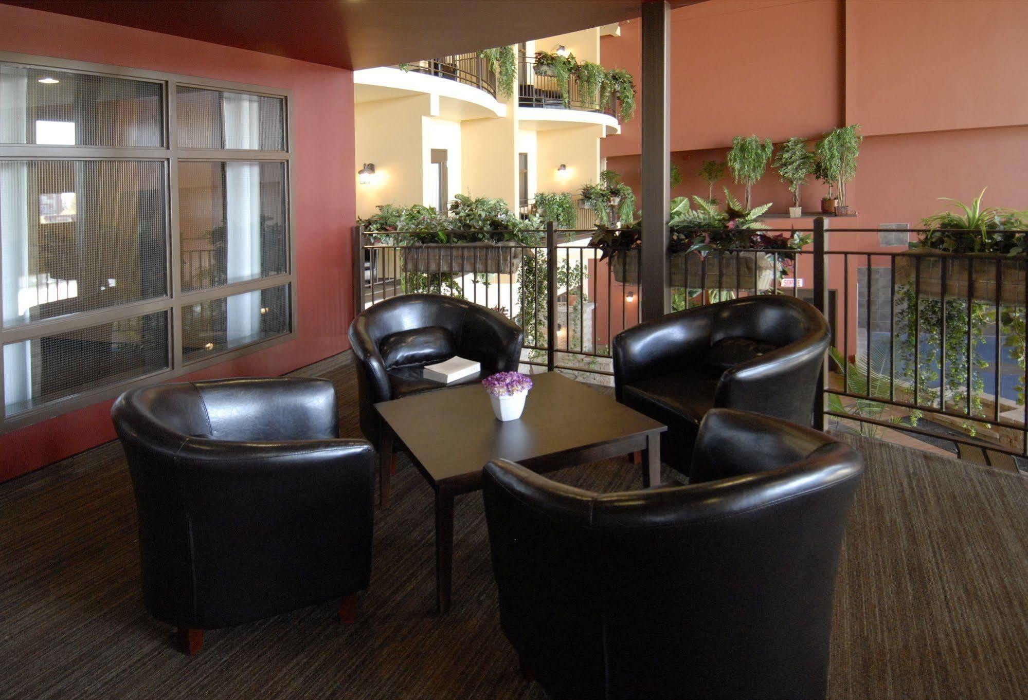 Hotel Ambassadeur Et Suites Quebec City Exterior photo